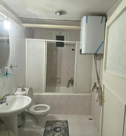 Close To Metro Metrobus Sisli *